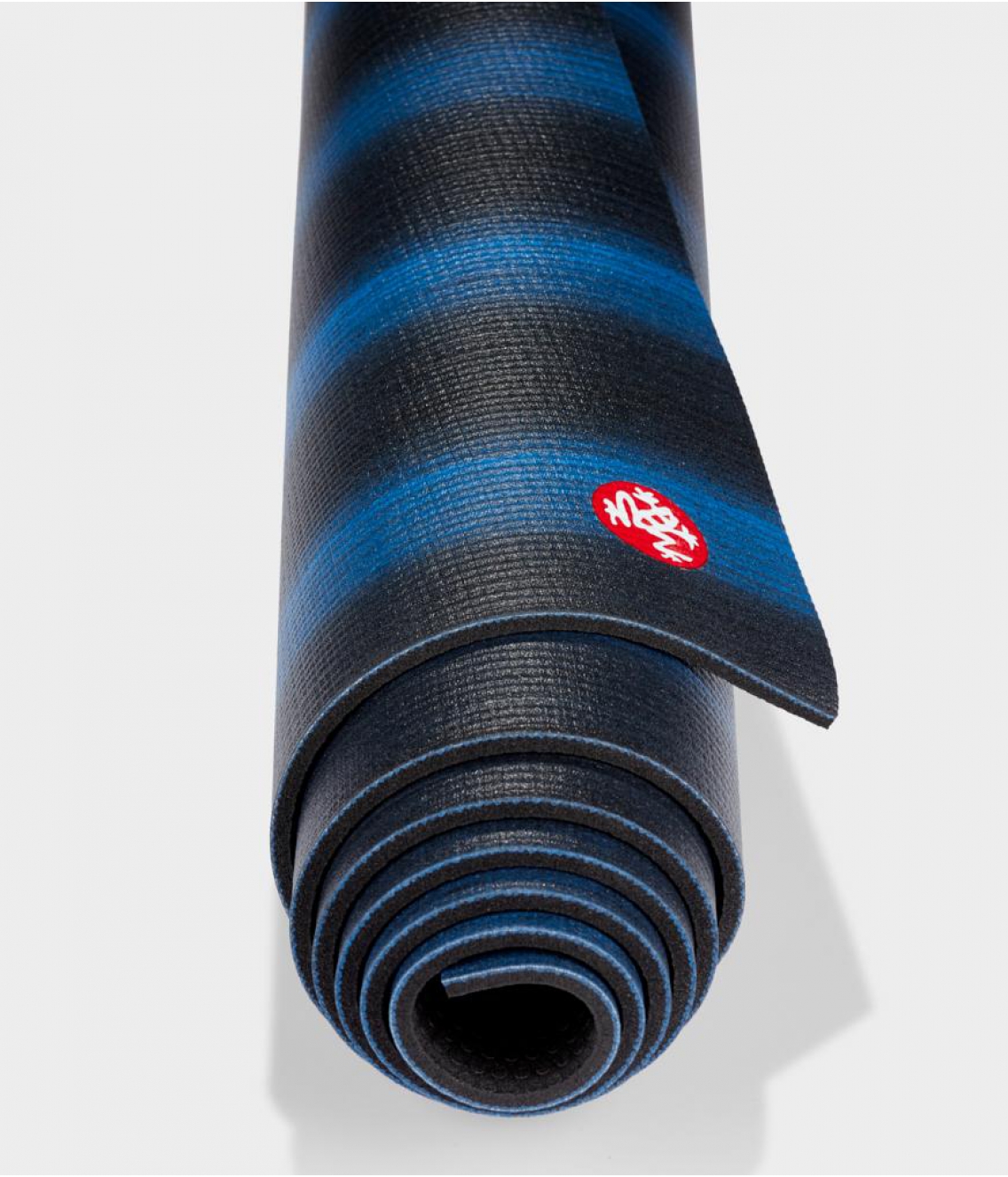 Профессиональный коврик для йоги из ПВХ Manduka The PRO Mat 180*66*0,6 см - Black Blue Colorfields (Limited Edition)